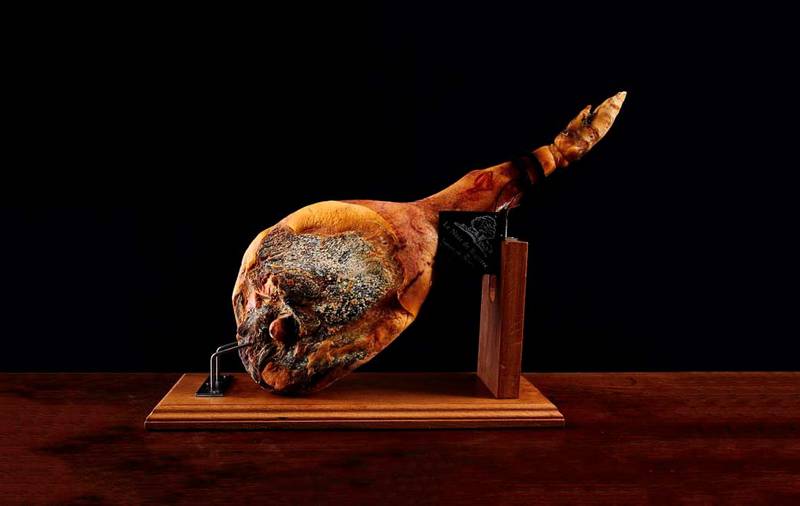 Jambon à l'os de Porc Noir de Bigorre AOP 20 mois d'affinage