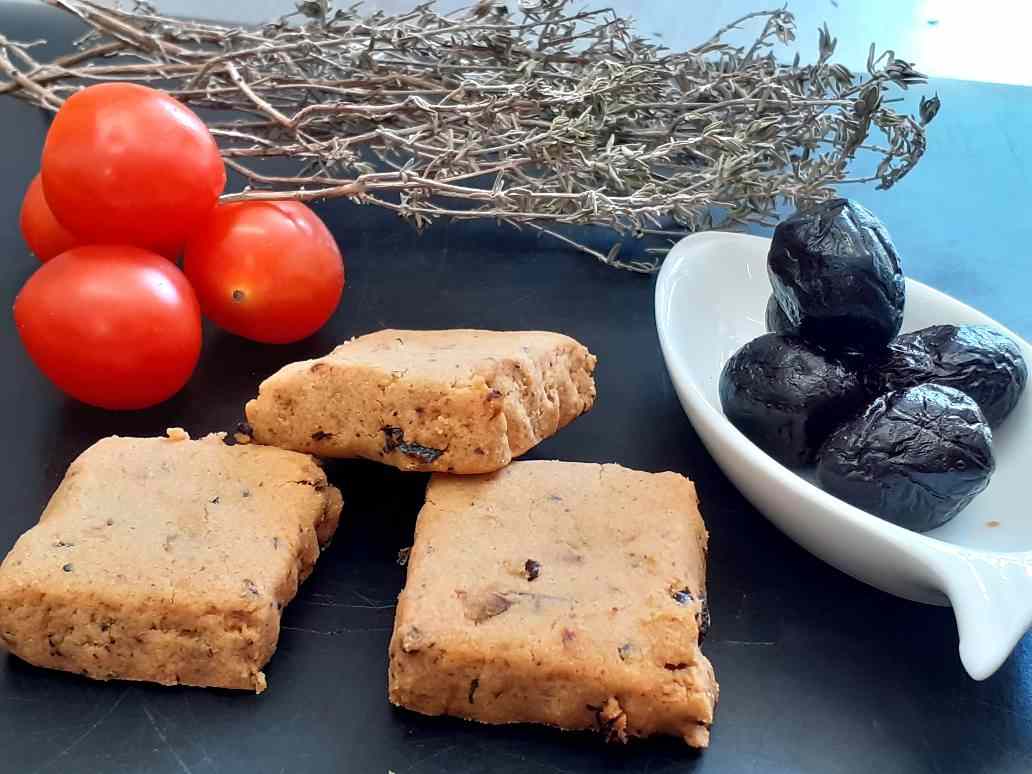 L'Apero olives, romarin, thym et sel de Camargue