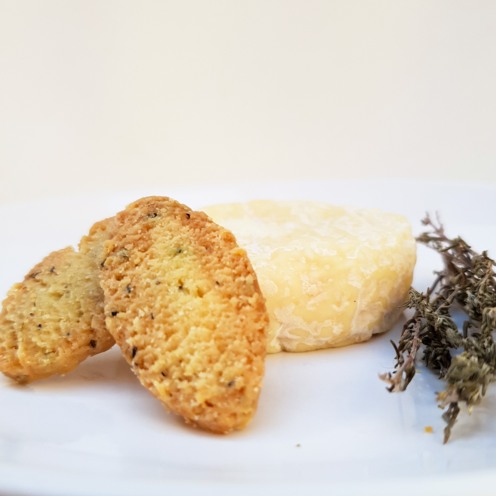 Sables sales au Pelardon AOP et herbes de Provence