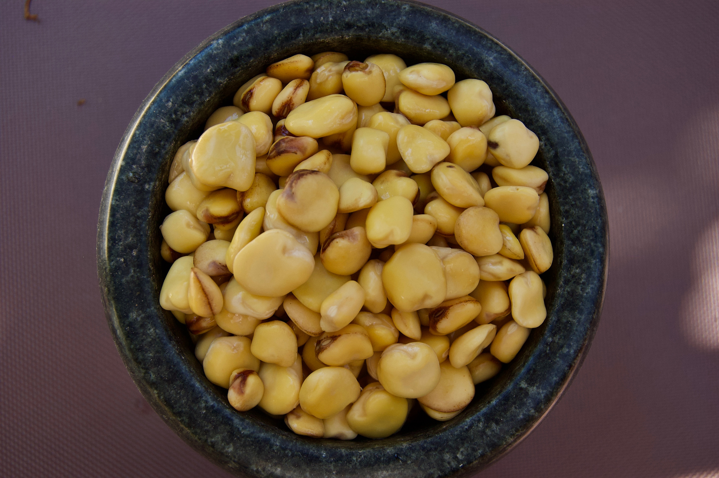 Pois carres BIO trempes, germes, cuits vapeur et surgeles.