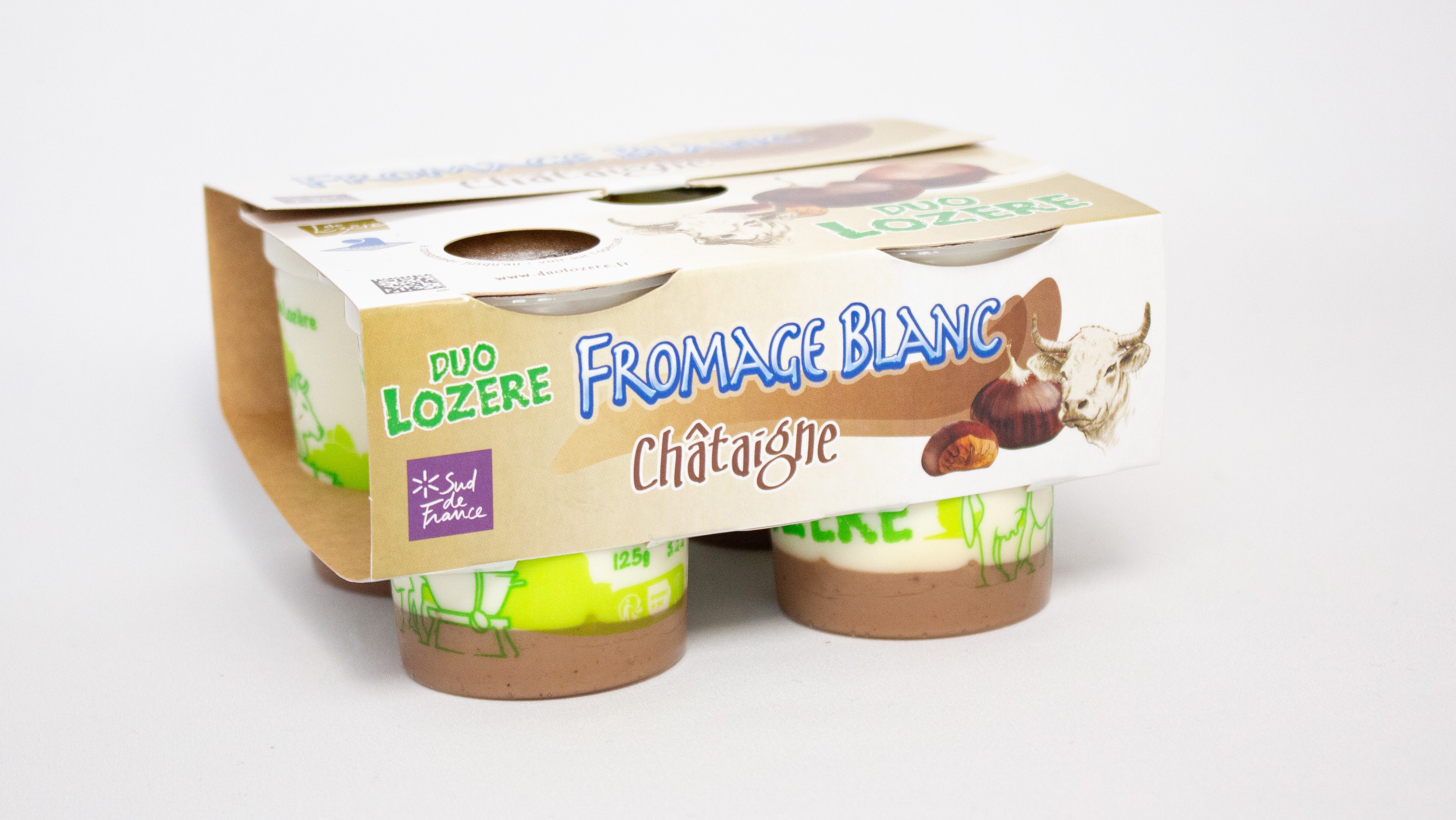 Fromage blanc vache sur lit de fruits